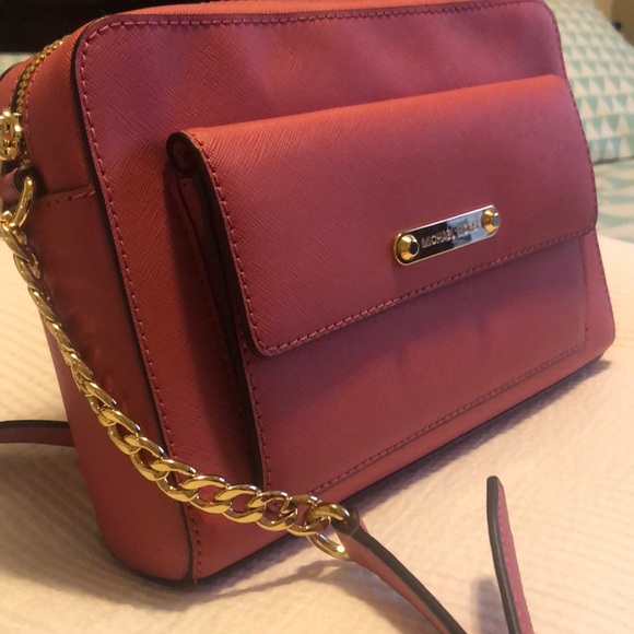 Michael Kors Handbags - Michael Kors Cross body purse